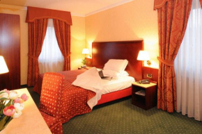  Hotel La Spia D'Italia  Сольферино